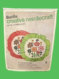 Bucilla Creative Handarbeitsset Blumenaufnäher grün Kissen Hippie Crewel 1799 - Bild 1 von 9