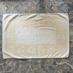 Vintage Fieldcrest Sculpted Bath Mat Pastel Yellow 33" x 22" - Picture 1 of 7