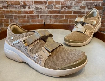 Bzees Shoe Women's 7W Beige Offbeat Washable Slip-On Athleisure Sneaker New - Image 1 of 3