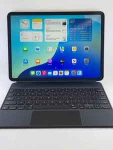 Apple iPad Pro 12.9" 4ta Generación 256GB Wi-Fi con Teclado Mágico - Imagen 1 de 9