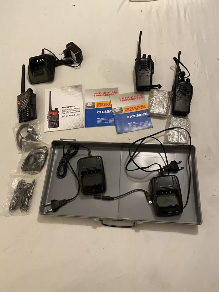 Walkie Takie, 3 Stk, Gebraucht, Funktionsfähig, Komplett, Retro, Baofeng  - Bild 1 von 4