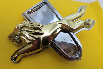 NOS OEM  Mopar 1960 Chrysler New Yorker grille grill medallion badge emblem Foto 1 de 4