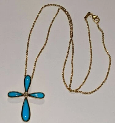 KABANA PINGENTE CRUZ OURO AMARELO 14K DIAMANTE TURQUESA ASSINADO COM MARCA REGISTRADA - Imagem 1 de 4
