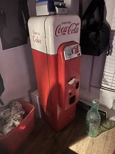VINTAGE MODEL 44 COKE MACHINE - Picture 1 of 4