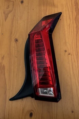 Luz trasera derecha Cadillac CTS 2011-2015 cupé 22841730 OEM Foto 1 de 4