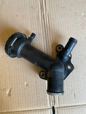 FLANGIA TERMOSTATO REFRIGERANTE MINI COOPER R50 PEZZI DI RICAMBIO USATI - Immagine 1 di 3