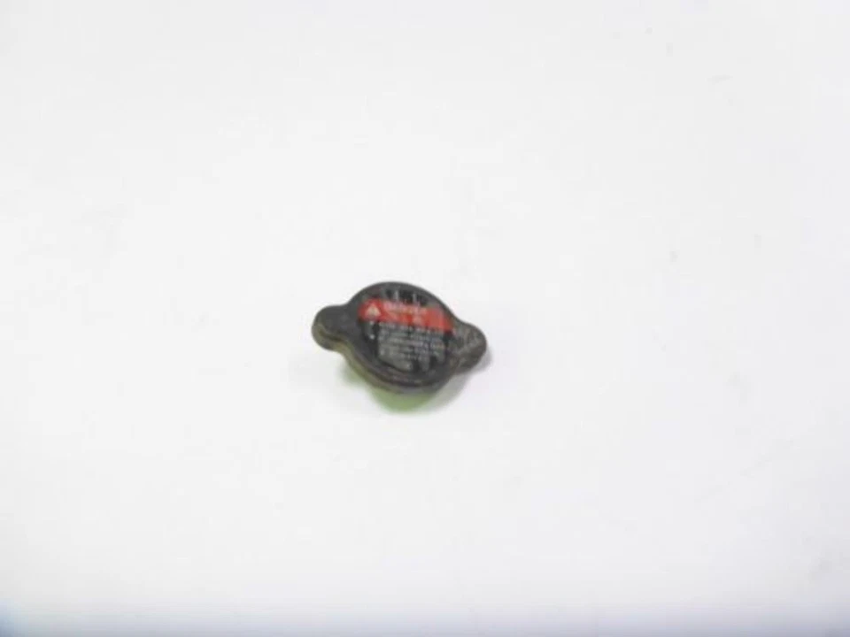 00 01 Honda RVT 1000 R RC51 Radiator Fill Cap Lid - Image 1 of 4