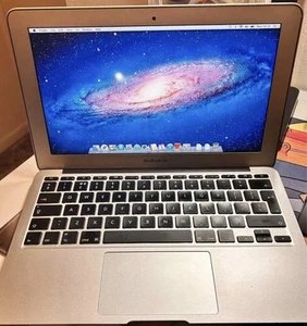 macbook air 11 inch i5 1.7ghz 4gb ram 64gbssd catalina 90% battery health. #31 - Picture 1 of 4