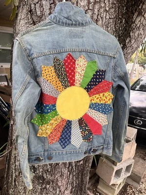 VTG. RARE LEVIS BIG E TRUCKER DENIM JACKET QUILT BLOCK WOMANS LATE 60S EARLY 70S - Image 1 of 4