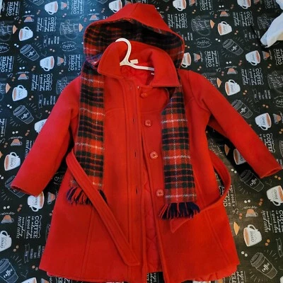 Casaco infantil vintage de lã vermelha com capuz destacável cachecol, forrado, bolsos.  Tamanho X6 - Imagem 1 de 4