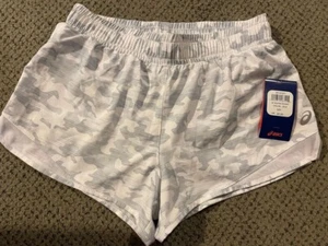 Neu mit Etikett Asics hellgrau weiß Camouflage Laufshorts Small - Bild 1 von 4