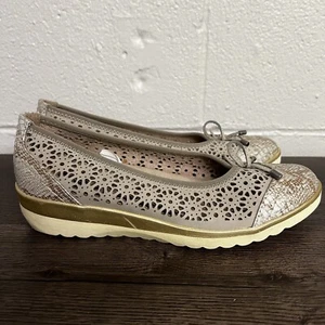 Spring Step Womens Ballet Flat Shoes Beige Snakeskin Cut Out Bow Slip Ons 7.5-8 - Picture 1 of 12