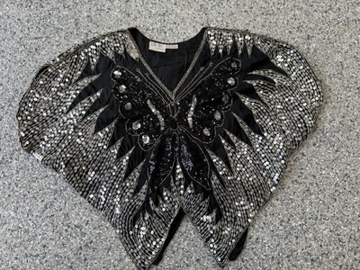 Top Vintage Mariposa Lentejuelas Plateadas Hecho en India Fiesta Crucero Camisa Disco Seda Foto 1 de 4