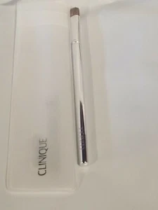 Clinique eye shadow brush Full Size - Picture 1 of 1
