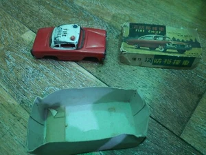 Modellino auto pompieri latta MF 714 Ford 1964 Fire Chief Frizione Cina Anni 80 - Foto 1 di 3