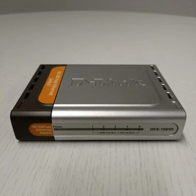 D-Link DES 1005D 10/100 Switch Fast Ethernet Netzwerk LAN - Bild 1 von 3