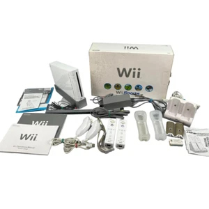 Nintendo Wii Model RVL-001 Video Game Console 2006 Bundle LOT TESTED - Picture 1 of 9