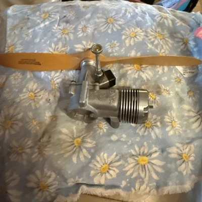 "Enya 29 Model Airplane Engine  UNTESTED - Image 1 of 4