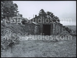 DOLGELLAU Original Foto Eisenbahn Güterschuppen (1970) Mike Moreton Lloyd  - Bild 1 von 2