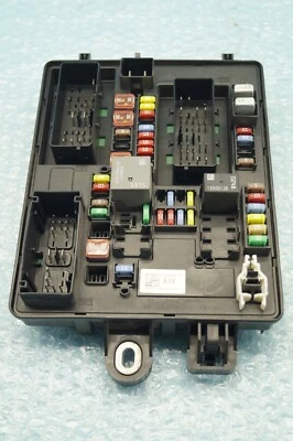 ✅ Cadillac SRX 2014 2015 2016 relé de fusibles de conexión caja de distribución de energía OEM Foto 1 de 4