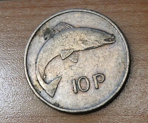 1974 Ireland 10 Pence Salmon Fish - Picture 1 of 2