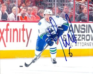 Signiertes 8x10 Yannick Weber Vancouver Canucks Foto - Echtheitszertifikat - Bild 1 von 1