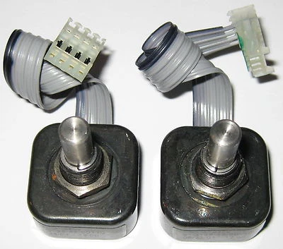 2 X Oak / Grigsby Rotary Encoder - 128 Pulses / Rev - TTL Compatible Gray Code - Image 1 of 4
