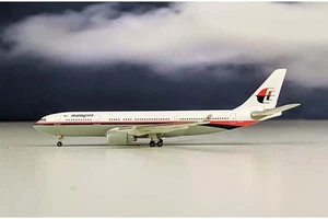 JC Wings 1/400 A330-200 Airplane 9M-MKX Malaysia Airlines - Picture 1 of 1