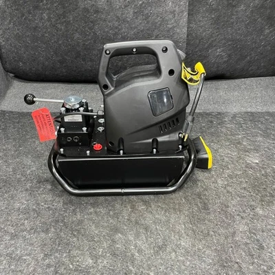 ENERPAC Electric Hydraulic Pump Standard, 4/3 Manual Valve 115V 350-7768* Foto 1 de 4