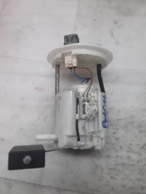 Conjunto de bomba de combustible 2,4 L 4X4 4 puertas A/T 2012 Jeep Patriot HO-14P Foto 1 de 4