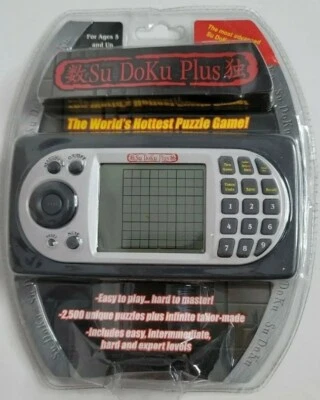 SUDOKU PLUS Juego Electrónico NUEVO SELLADO Portátil Su Doku 2500 Rompecabezas Únicos Foto 1 de 3