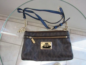 Braccialetto grande firma Michael Kors monogramma in pelle marrone/blu - Foto 1 di 4