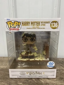 Funko Pop! Deluxe: Harry Potter w/ Letters- Funko (Exclusive) #136 - Picture 1 of 7