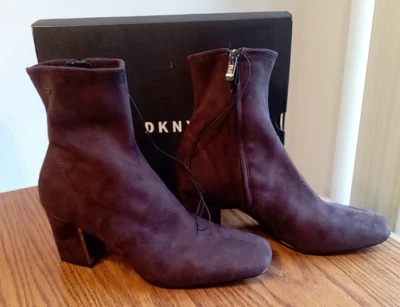 Nuevo en Caja $50 DKNY Cavale Expresso Damas Botines Marrón Mujer US 8 Foto 1 de 4