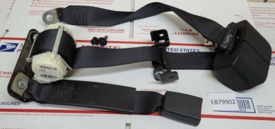 OEM 2009-2012 DODGE RAM 1500 RETRATOR DE CINTO DE SEGURANÇA CENTRAL TRASEIRO COM ACABAMENTO 2500 3500 - Imagem 1 de 4