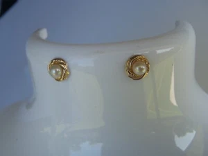 Vintage ZZ 585 14k Gold Petite Small Pearl Stud Earrings .43g - Picture 1 of 13