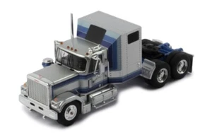 Coche modelo diecast plateado ixo 64TR003 1/64 GMC General 1980 - Imagen 1 de 8