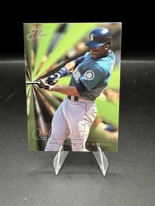 1995 Flair Outfield Power #7 Ken Griffey Jr. Mariners - Picture 1 of 2