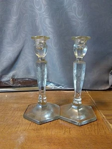 Vintage Paar florale geätzte Glas Kerzenständer 8-1/2" hoch Top Zustand - Bild 1 von 4
