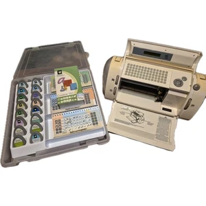 Pacchetto macchina Cricut CRV001 con 17 cartucce e custodia - Foto 1 di 19