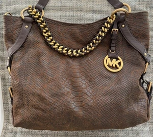Vintage Michael Kors Handtasche Tasche Beuteltasche braun Schlange Pythonmuster riesige Kette - Bild 1 von 20