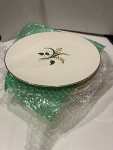 Edwin Knowles "Forsythia" 10" D Bone China Dinner plate LOT OF 6 NEVER USED - Picture 1 of 4