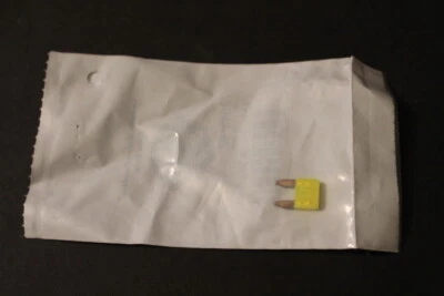 NOS Harley Davidson 20 AMP Fuse 2004 FLTRI 2003 FLHR FLHTCUI 72345-02 - Image 1 of 3