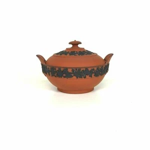19th Century Wedgwood Rosso Antico Covered Sugar Bowl  - Picture 1 of 9