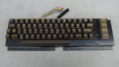Tastatur Commodore C64 - Top-Zustand - volle Funktion ! - Bild 1 von 4