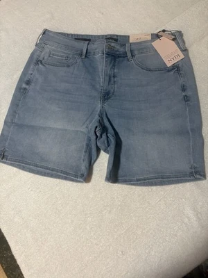 NUEVO CON ETIQUETAS NYDJ Mujer’s 16WP Pantalones de mezclilla Cortos Elastizados Lift Tuck Tecnología Bermudas abertura lateral Foto 1 de 4