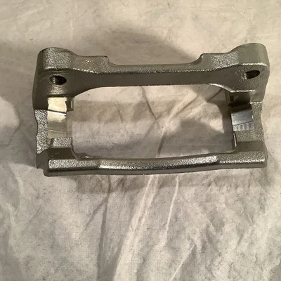 Кронштейн суппорта переднего дискового тормоза 2008 Chrysler Town And Country - Изображение 1 из 4