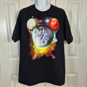 Disney Mickey Mouse Planeta Espacio Exterior Tierra Negro Manga Corta Camisa Hombre XXL - Imagen 1 de 7