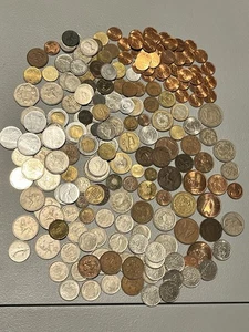 HUGE MIXED BULK LOT ASSORTED WORLD/FOREIGN COINS!  Approximately 2 Lbs 9 Oz - Picture 1 of 7