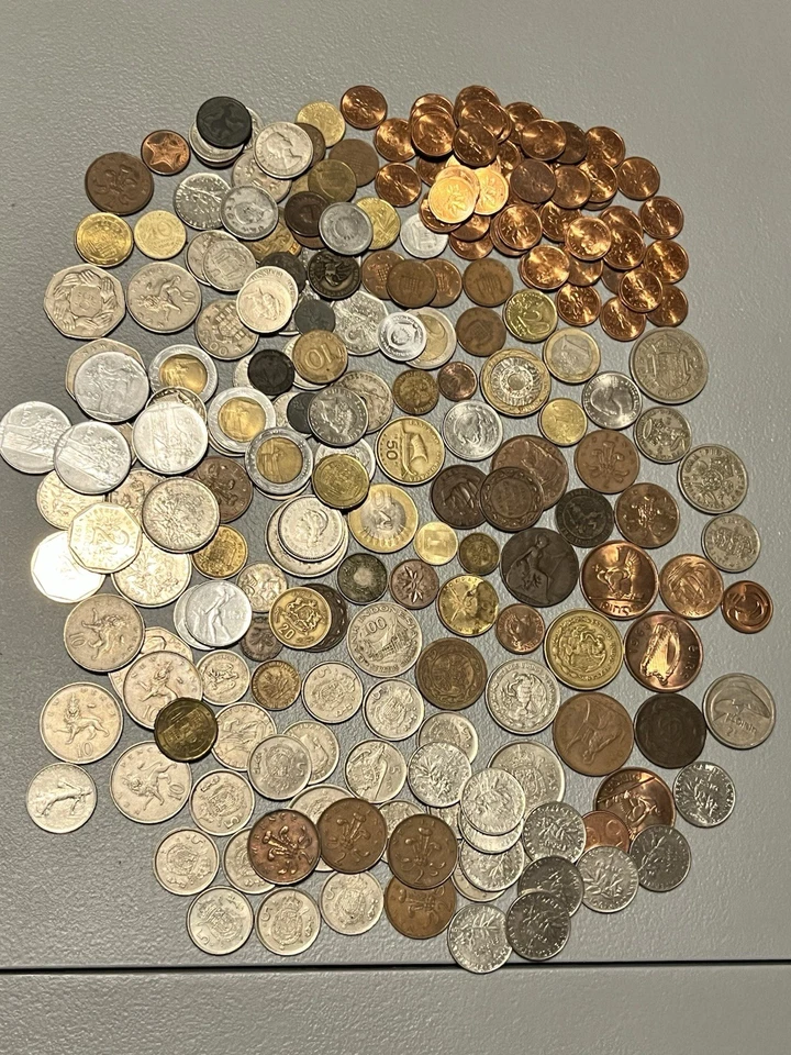 HUGE MIXED BULK LOT ASSORTED WORLD/FOREIGN COINS!  Approximately 2 Lbs 9 Oz - Image 1 of 4